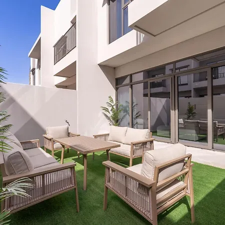 Classy 4-Bedroom Villa With Spacious Balcony In Nad Al Sheba Dubai Exterior photo