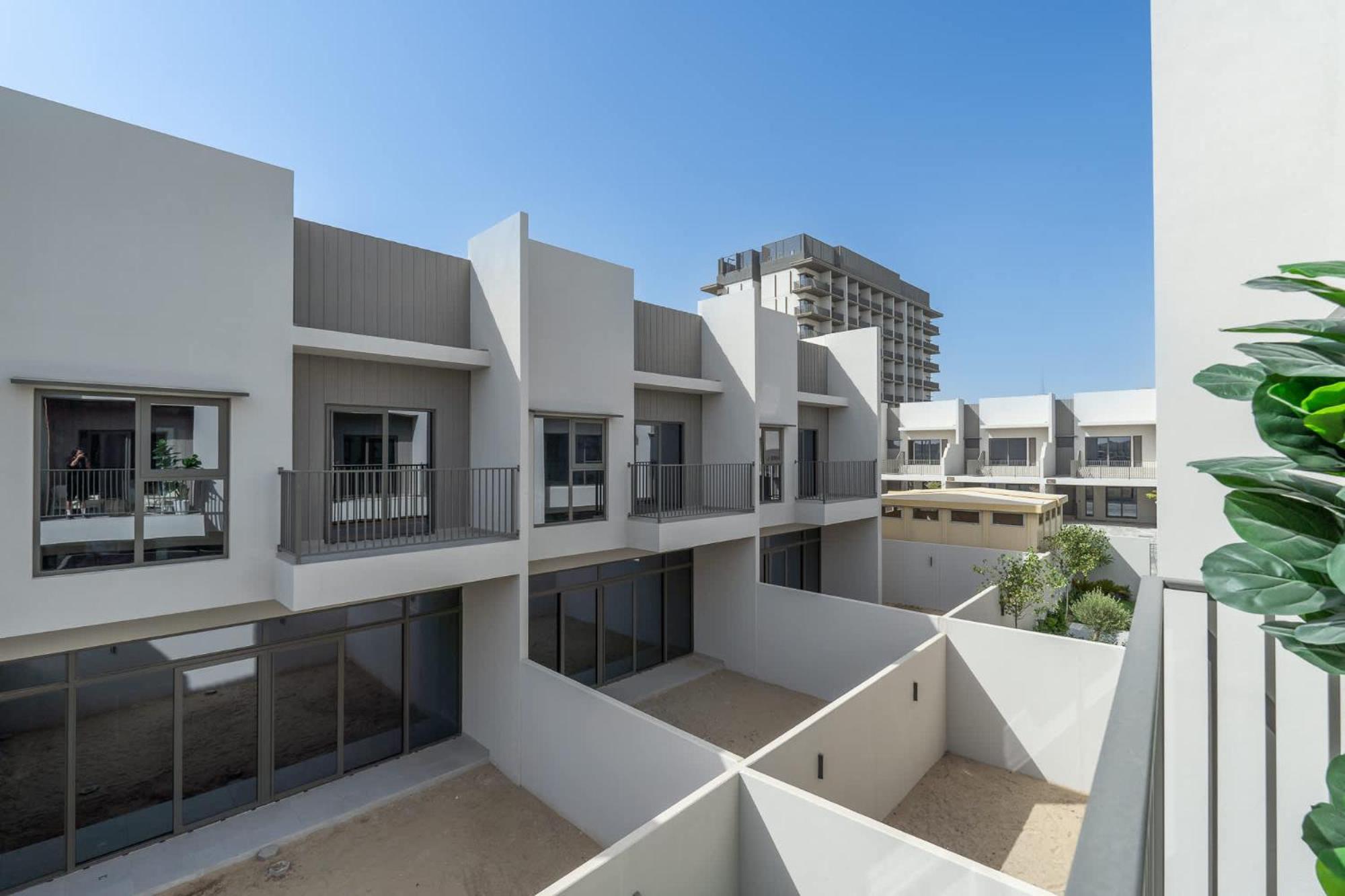 Classy 4-bedroom With Spacious Balcony In Nad Al Sheba