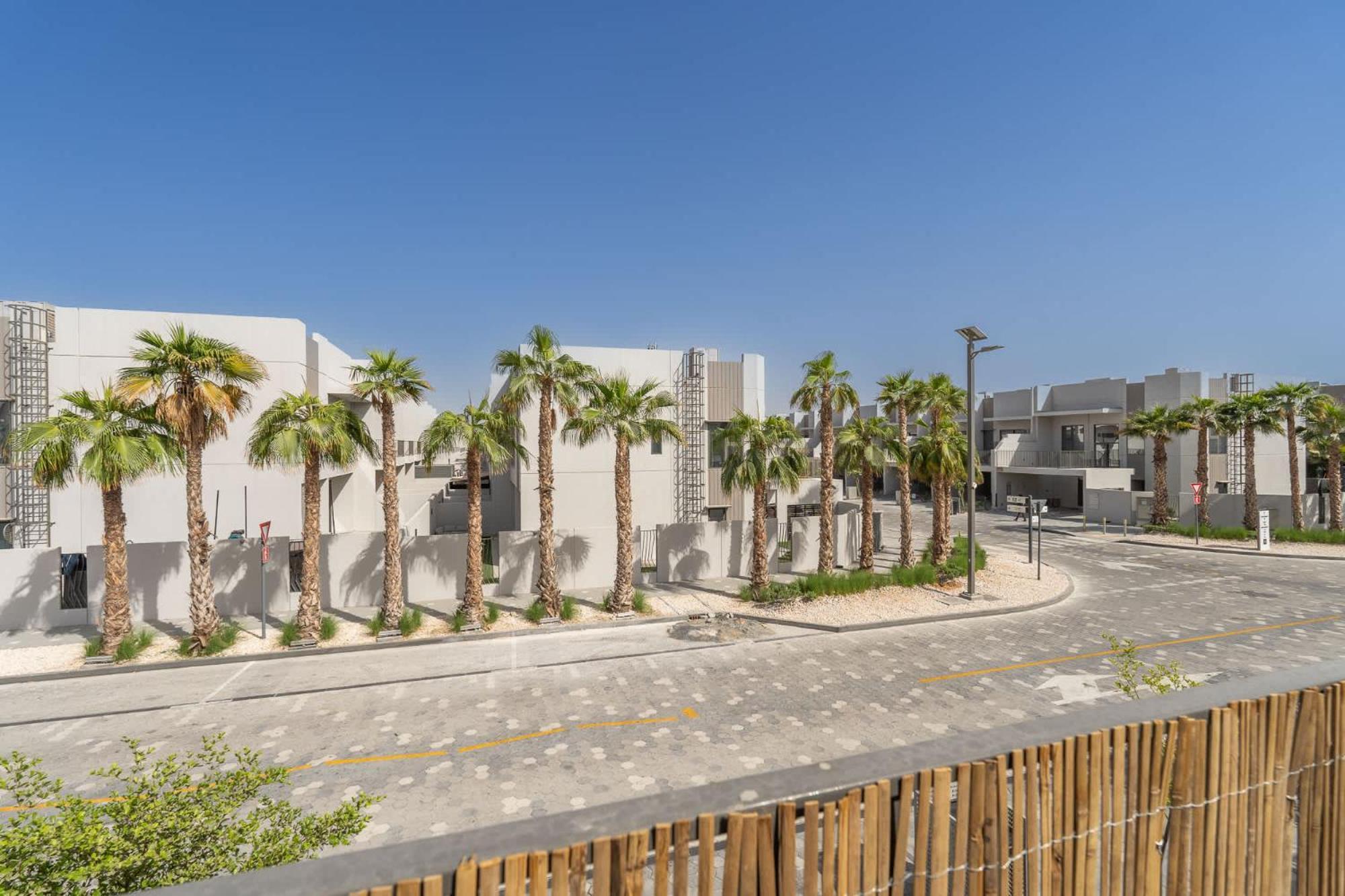 Classy 4-bedroom With Spacious Balcony In Nad Al Sheba *