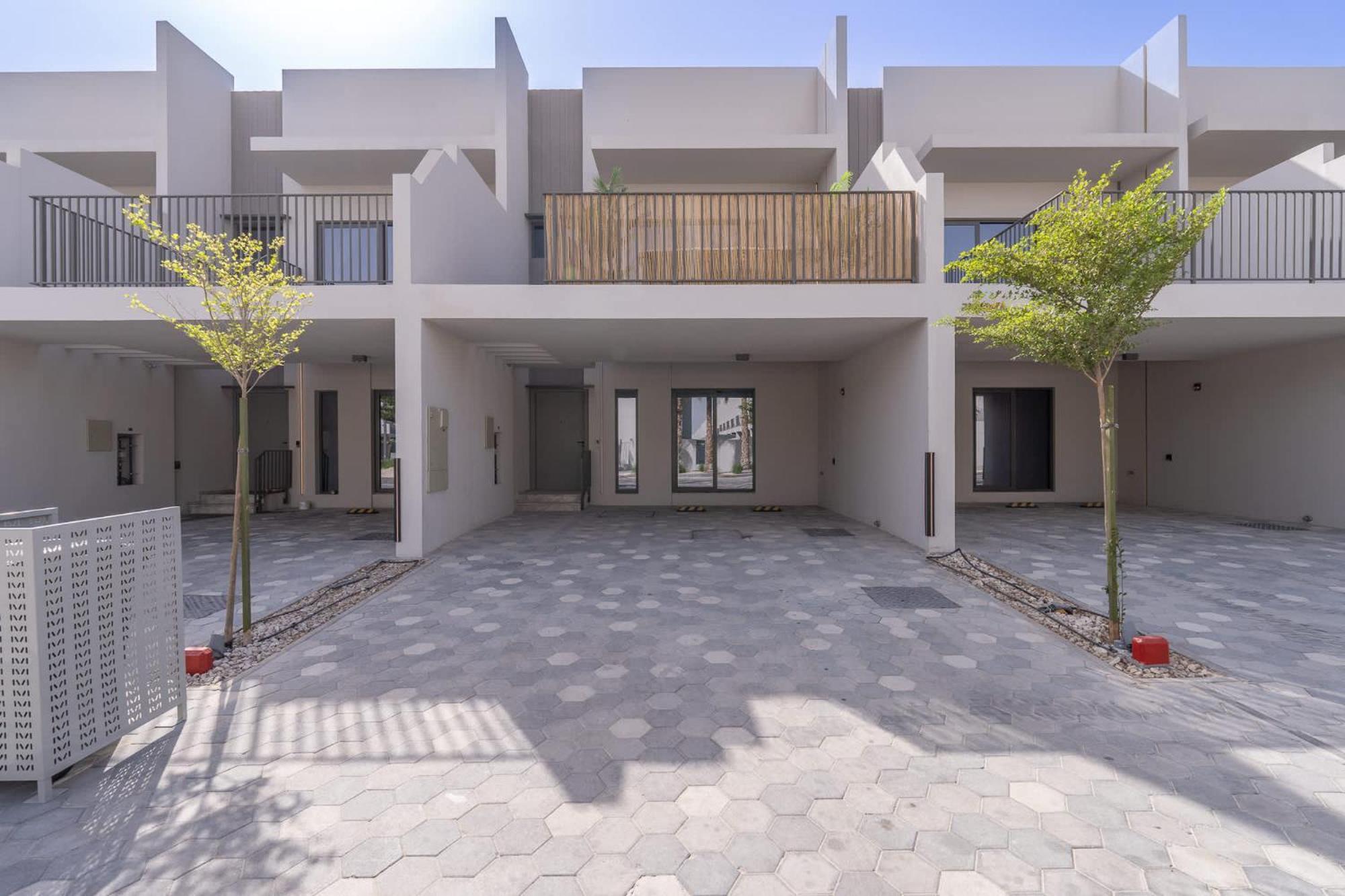 Villa Classy 4-bedroom With Spacious Balcony In Nad Al Sheba *