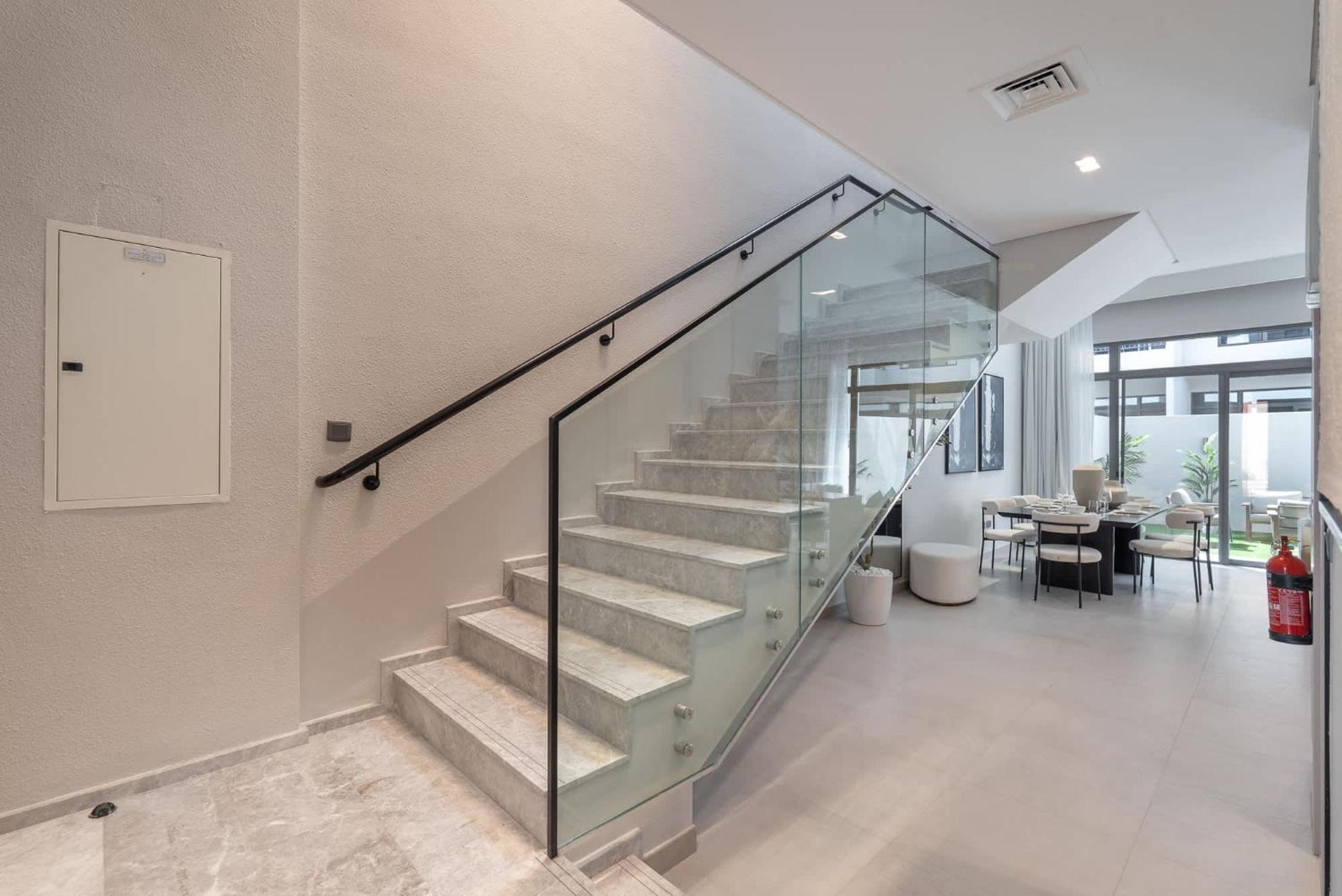 Classy 4-bedroom With Spacious Balcony In Nad Al Sheba Villa