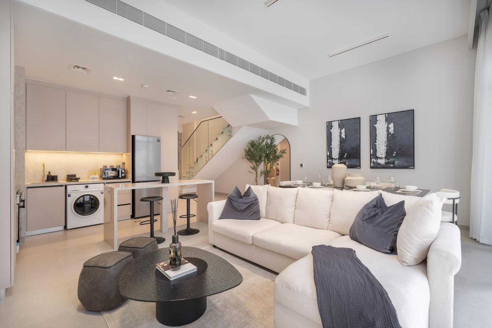 Classy 4-bedroom With Spacious Balcony In Nad Al Sheba Villa Dubai
