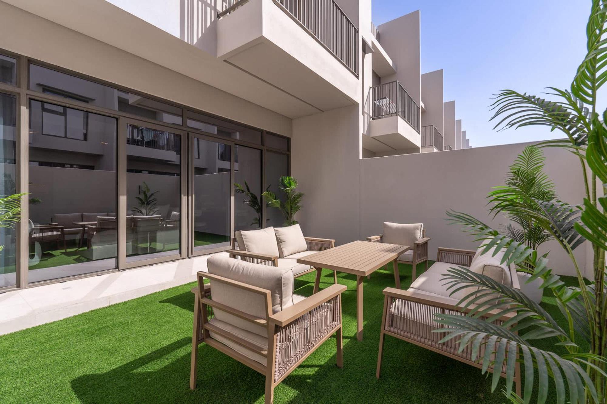 Classy 4-bedroom With Spacious Balcony In Nad Al Sheba Villa